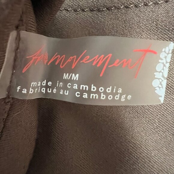 Breathe Deeper Crop Tank - Picture 3 of 5